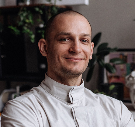 Михаил Азаров